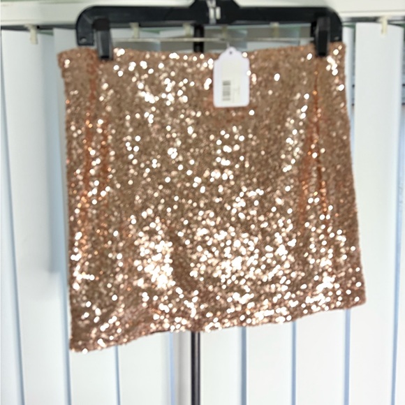 Sparkling Sequin Mini Skirt - Picture 8 of 8